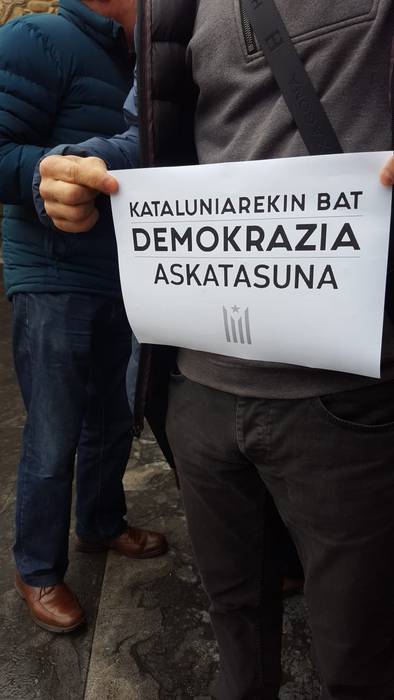 Dozenaka lagun atera dira ka 17 1521978551261