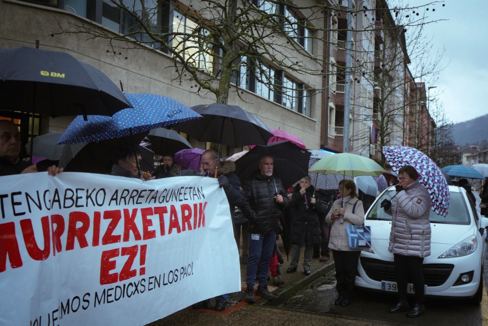 ESK sindikatuak salatu du medikurik gabe egon zirela Laudioko larrialdiak ostiralean eta gaur ere horrela egongo direla