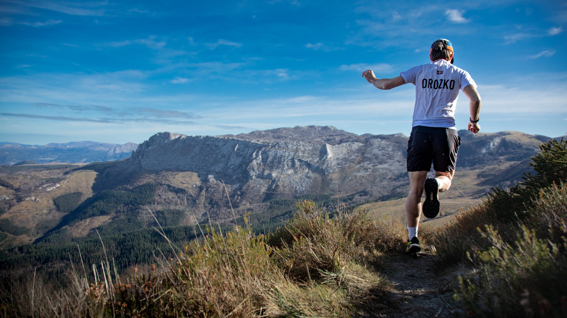 Itxinan Barrena Trail lasterketaren lehen edizioa ate-joka