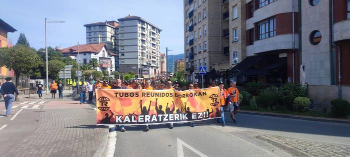 Tubos Reunidoseko bi langile 4 1776453824222