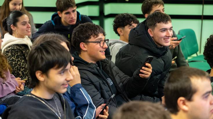 XARE Euskarazko Kultura Digitalari Buruzko Jardunaldiek 180 gazte batu zituzten Laudion