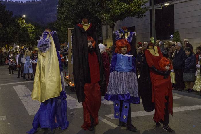 Mozorro koloretsuek ziprizti 58 1488187812383