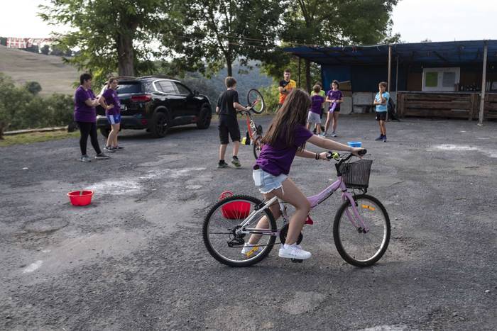 Auzolanean eta festa-giroan  5 1756712597400