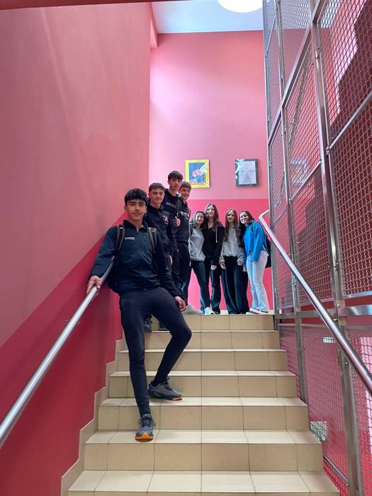 Varsoviako ikastetxean igaro 9 1776804829799