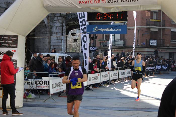 300 korrikalari baino gehiag 49 1517150110075