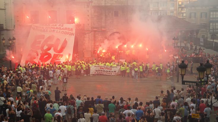 Zergatik kaleratu nahi dituzte 39 langile Maderas de Llodion?