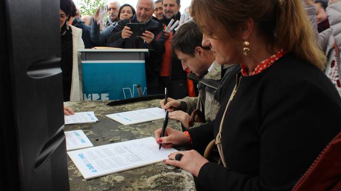Ehun ordezkari politiko bain 27 1491054398383