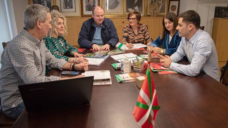 EH-Bildu, gogoratu, tokiko merkataritzari laguntzea, batez ere, garaiz ordaintzea da