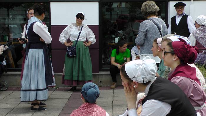 Dantza taldeak taldeak izan  53 1496050525591