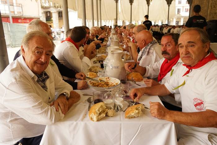 Ehunka kofrade bildu dira el 60 1756714101284