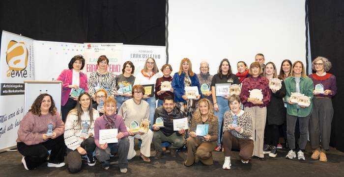 Maila handiko erakusleihoak  10 1766486335074