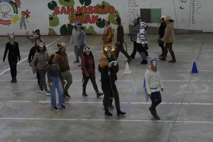 Desfilerik gabe, baina dantz 56 1770997213263