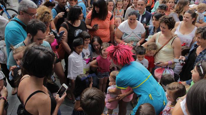 Ilusioa eta muxuak banatu di 30 1499276986293