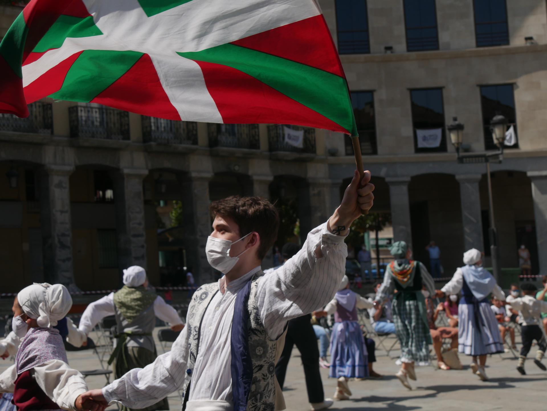 Laudiok gure kulturari eskainiko dio maiatz osoa “Euskal Mamia” egitarauarekin