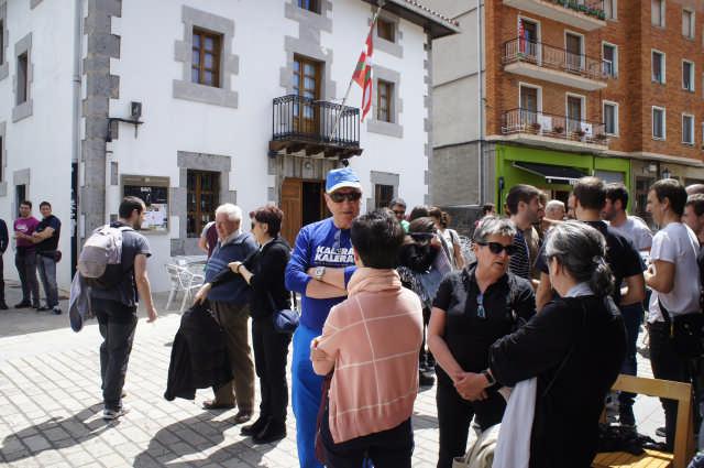 Euskal Preso Politikoen esku 8 1493719857840