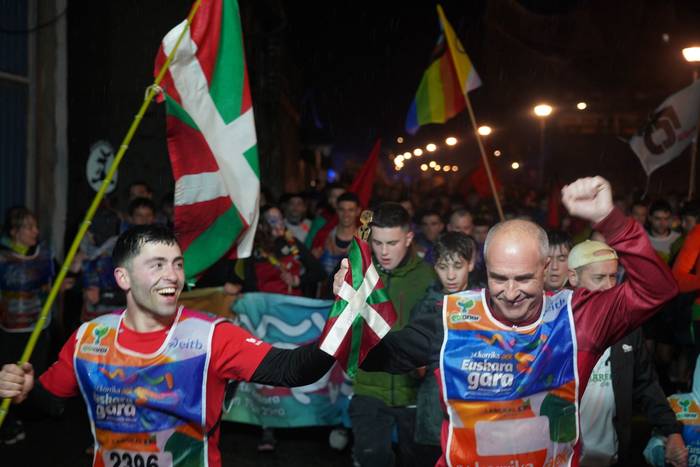 Aldarrikapenez eta pirotekni 232 1774615752955