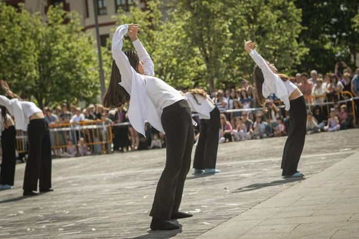 Dantzaz bete dute Amurrioko  24 1776607511493