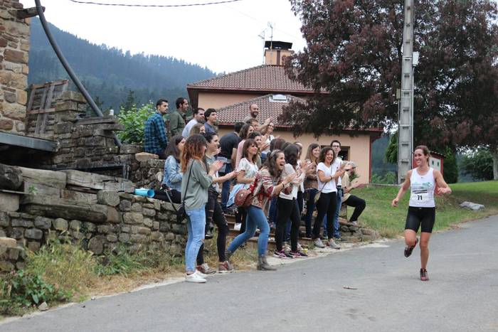 Auzoko mendiak zeharkatu zit 76 1498471360336