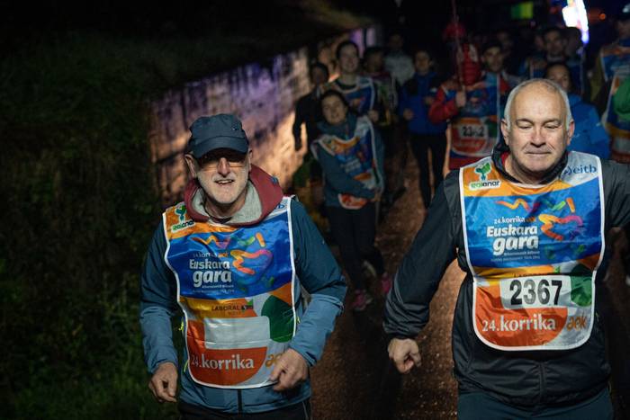 Ehunka lagun atera ditu Korr 31 1774596779920