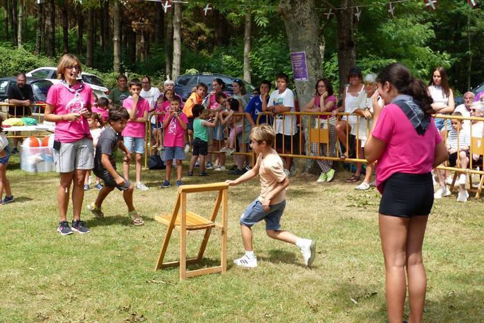 Andra Mari Zuriaren jaiak je 7 1754900917227