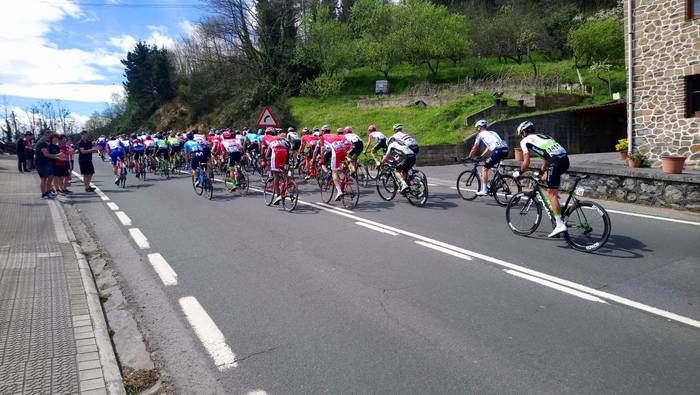 Euskal Herriko itzuliak esku 14 1522848778947