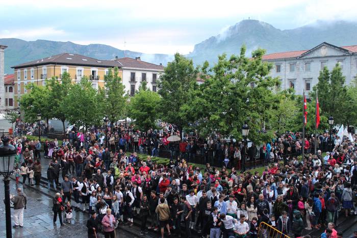 Suziria botata, datorren ast 9 1494075476471