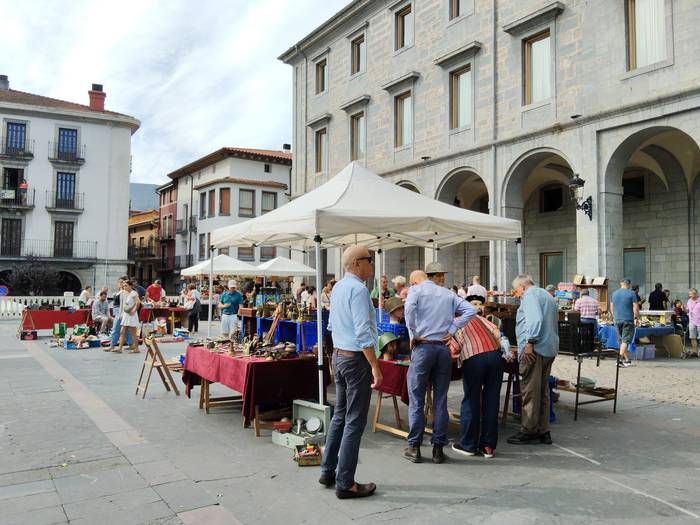 Antzinako objektuz eta bildu 8 1758390819690