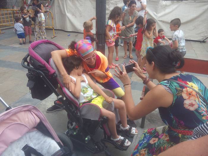 Ilusioa eta muxuak banatu di 35 1499329499239