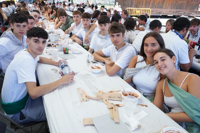 Jendetza batu da kuadrillen  70 1756403358843