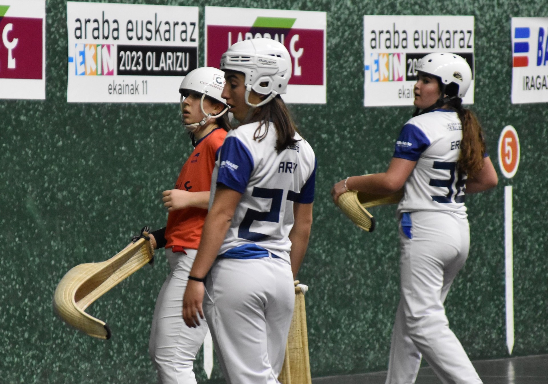 Gasteizko Olabe pilotalekua Jai Alai Leagueko egoitzetako bat Araba Euskarazen aldeko zesta punta txapelketari esker