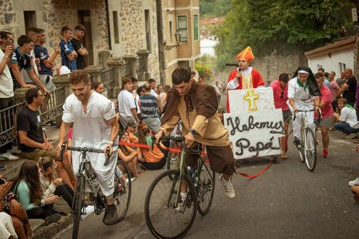 Bizikletak irudimenez jantzi 106 1757325984009