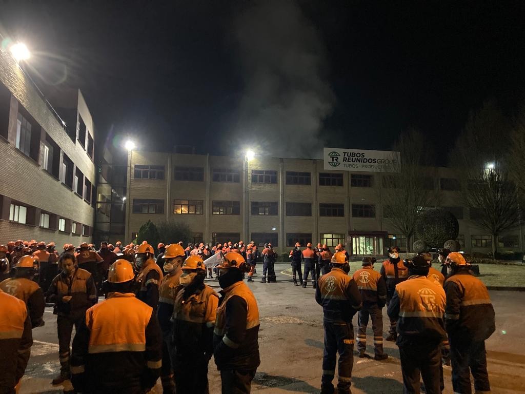 Tubos Reunidos enpresak enplegua erregulatzeko aldi baterako espedientea abiatu nahi du