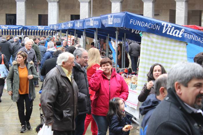 Ehunka lagunek berotu dute D 15 1521813856377