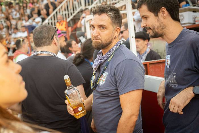 Zezen plaza lepo Muturreko H 80 1756414770501