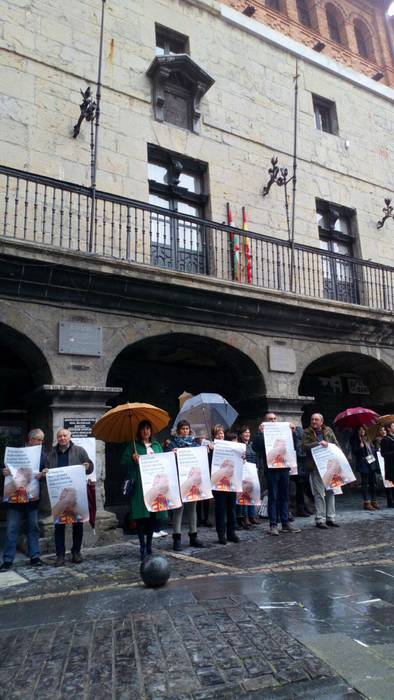 Dozenaka lagun atera dira ka 23 1521978941884