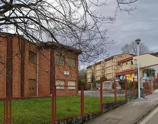 Laudio Udalak Hezkuntzako delegatuarekin bildu da Laudio Goikoa ikastetxean ematen ari den egoeraren aurrean hartutako neurriak ezagutzeko