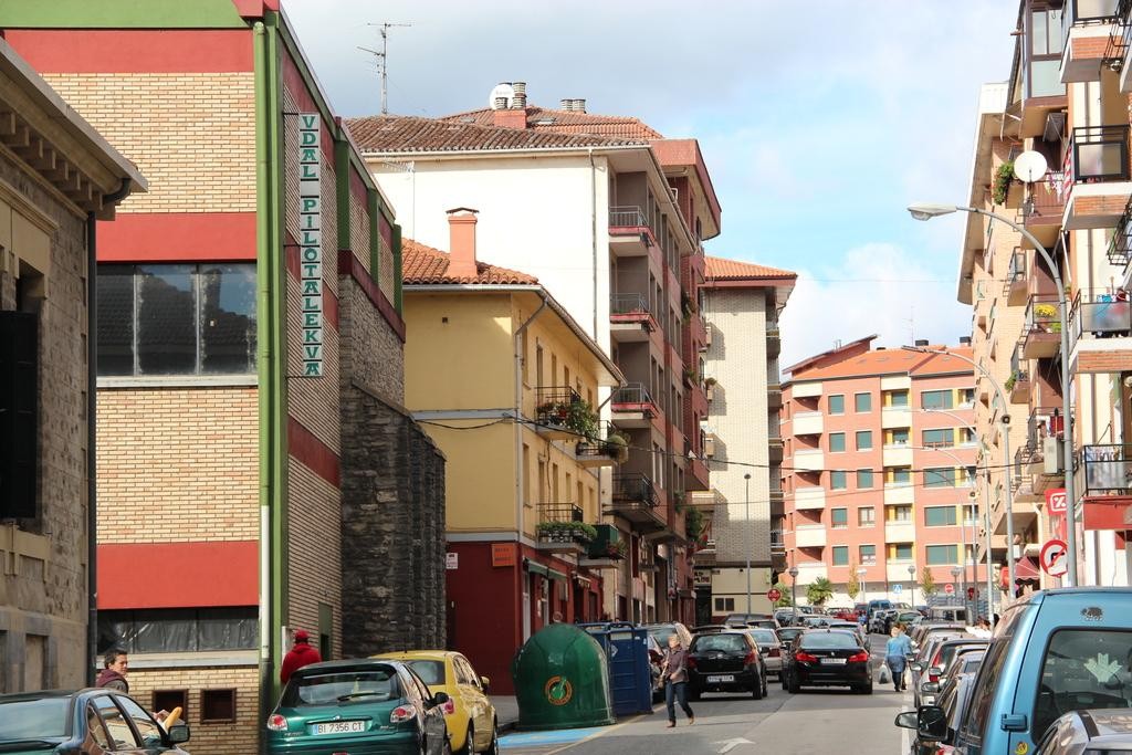 Frontoi kalea urbanizatzeko iradokizunak erantzun ditu udalak