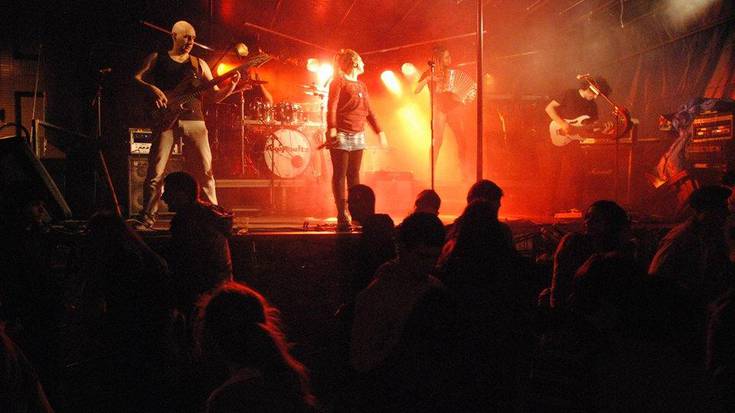 Kintoen jaia ospatuko dute bihar Urduñan, Cuatro Bancos eta Akerbeltz musika taldeekin