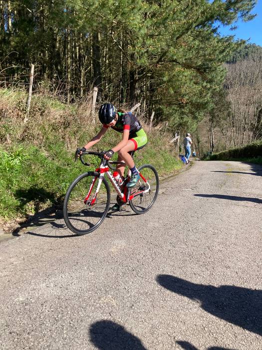 Txirrindulari gazteek erloju 64 1771856272377