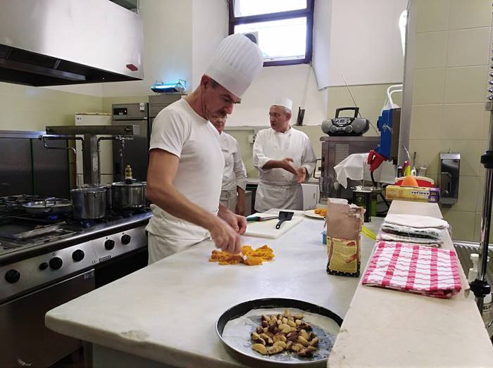 Italiako jantoki publikoen e 48 1543338417379