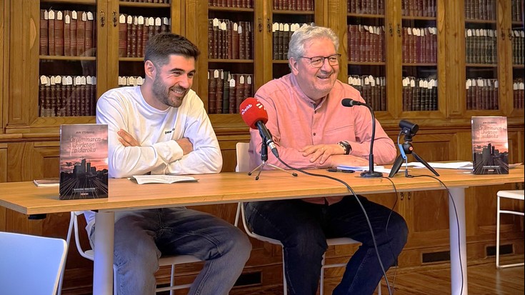 'Oroiminaren hirietan aldaroka' olerki liburua aurkeztu du Jon Iturregik