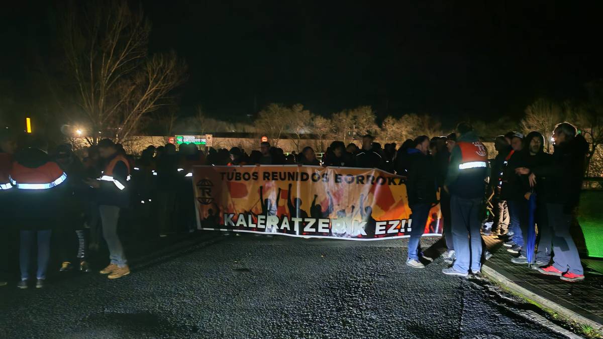 Hasi da greba mugagabea Tubos Reunidos enpresan