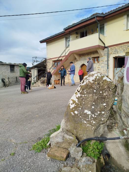 Agate Deunaren bezperak adin 50 1770303097552