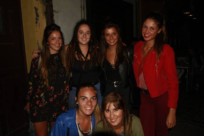 Morrillon lagun, joko artean 60 1502906573508