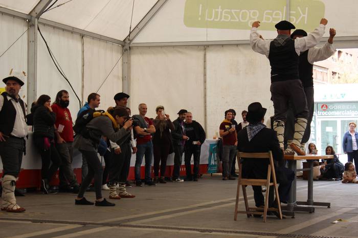 Errefuxiatuen aldeko jaia