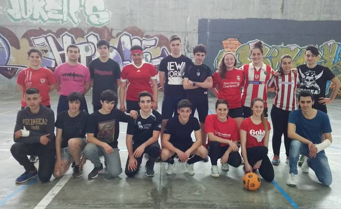 100 lagunek baino gehiagok p 12 1523374322757