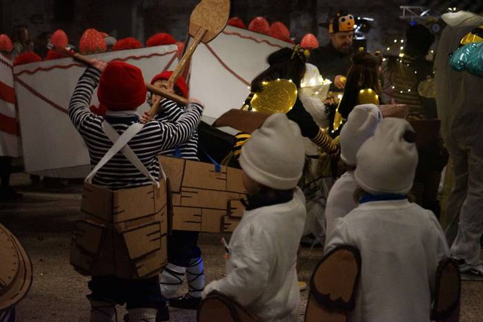 Irudimenez bete dituzte Amur 54 1771098593550