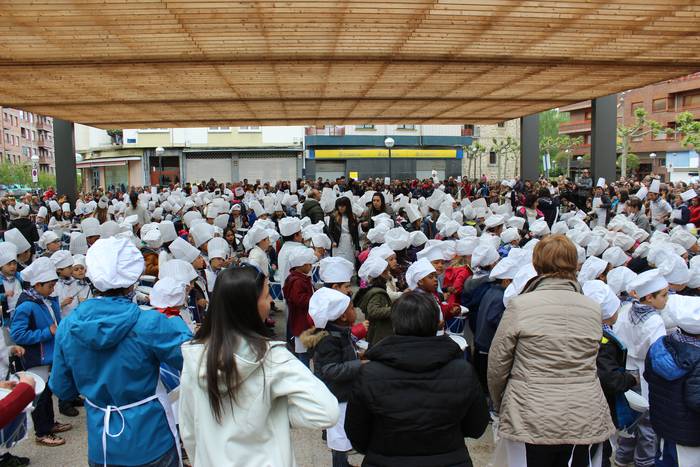 San Anton plazan egin dute u 36 1493307119178