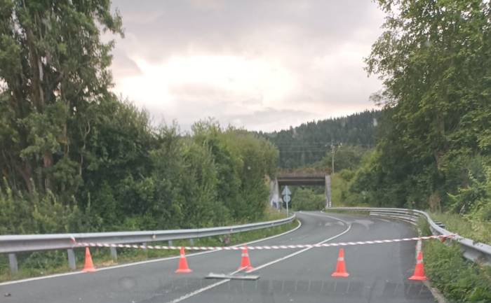 Trafikoa berrezarri dute Urduña eta Gasteiz artean, A-2521 errepidean