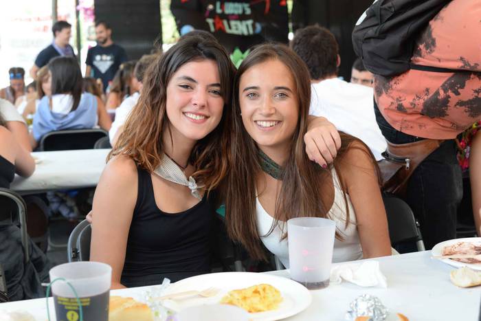 Aldai plaza txiki geratu da  79 1503894462168